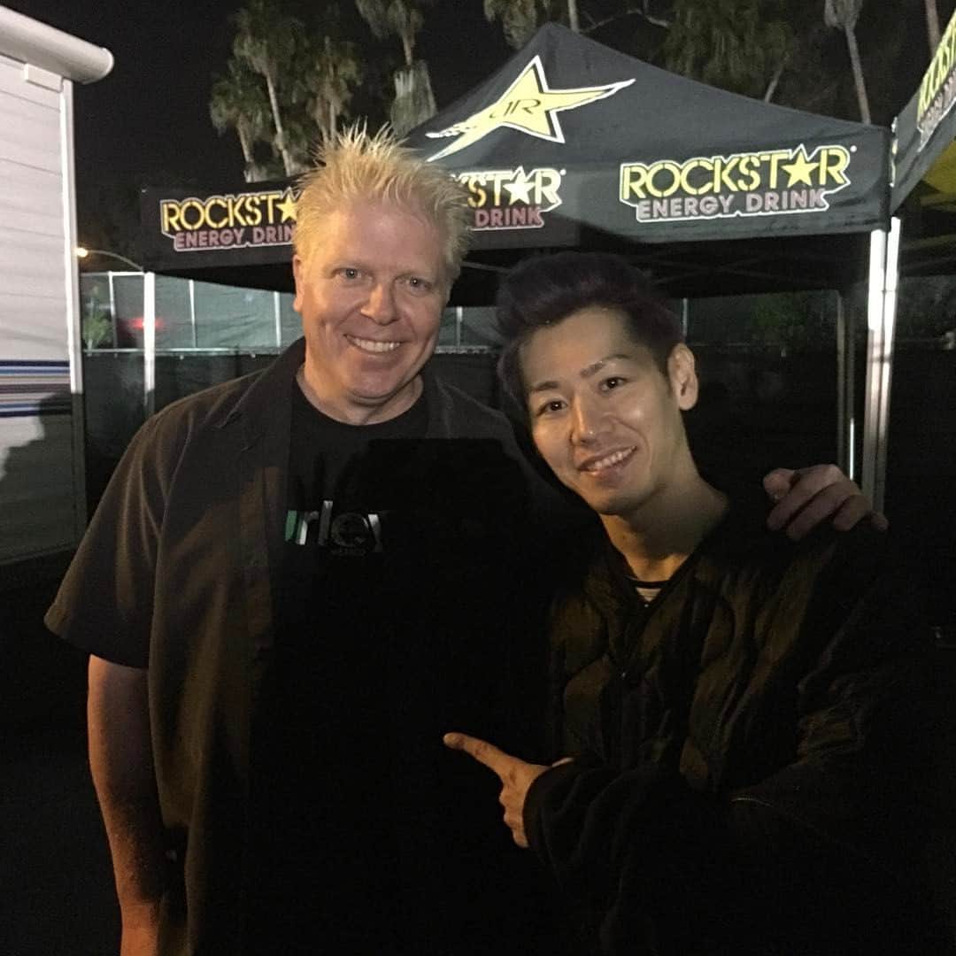 小林尊のインスタグラム：「デクスター 💀🔥 from @offspring  Back stage with Dexter  #offspring #オフスプリング #theoffspring」