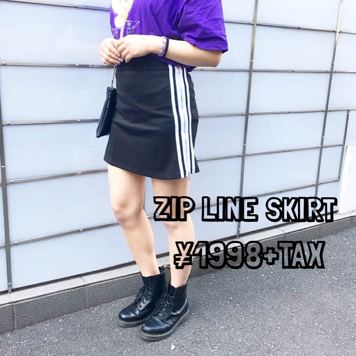 スピンズ原宿店さんのインスタグラム写真 - (スピンズ原宿店Instagram)「👗NEW IN👗 ・ ✨side zip line skirt✨ ・ price:¥1998+tax ・ color:BLK,RED,ORG,MNT ・ ・ ・ 両サイドのジップのデザインが可愛い✨タイトミニスカートです👸🏼💕伸縮性があるので動きやすくてオススメです😘❤ ・ ・ #spinns #harajyuku #skirt #ootd #outfit #fashion #スピンズ #原宿」4月19日 15時46分 - spinns_harajuku