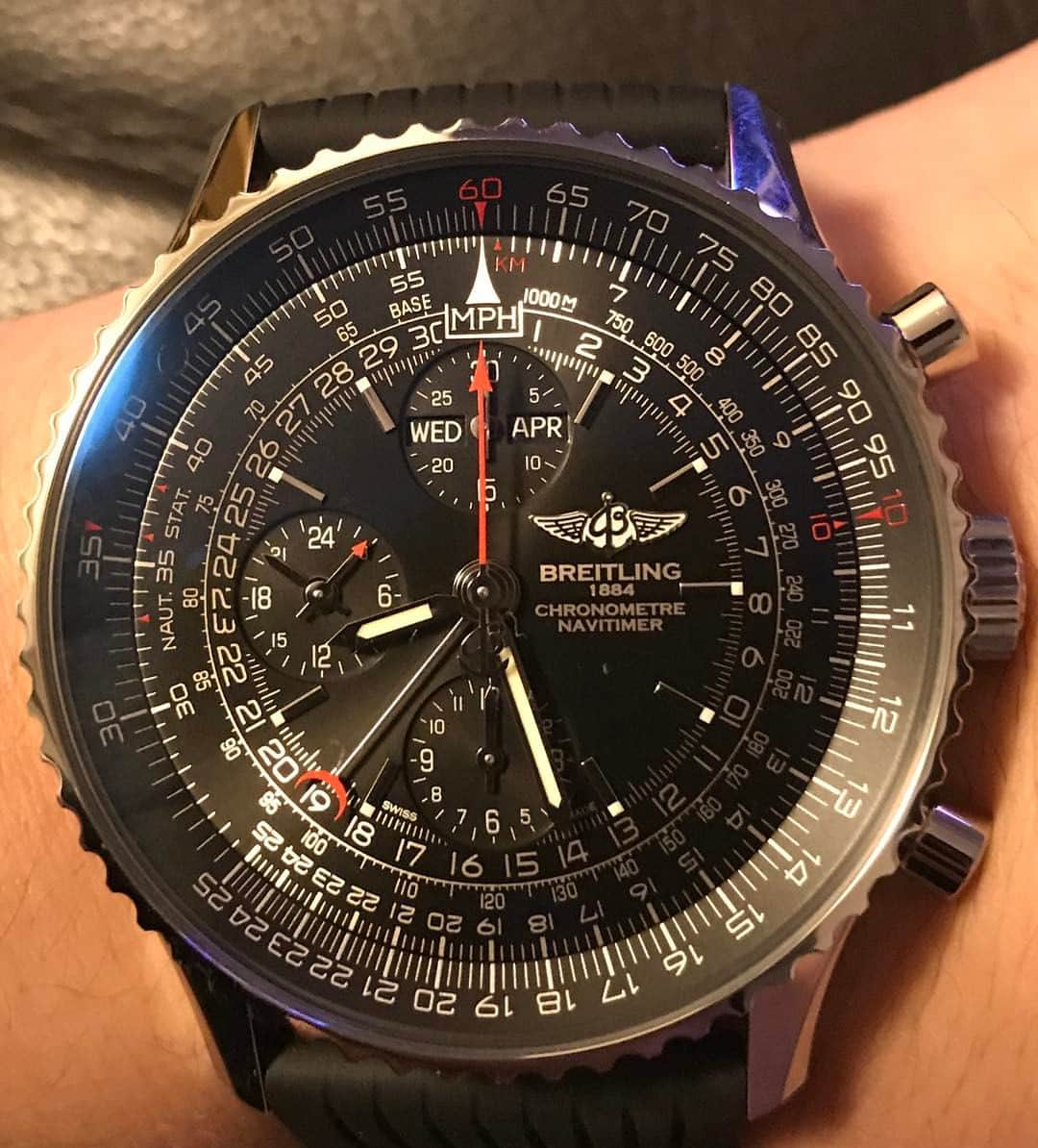 岸川聖也さんのインスタグラム写真 - (岸川聖也Instagram)「NEWウォッチ⌚️ 買う気なかったのに買っちゃった。。 誕生日に自分へのプレゼントでもう一個時計買う予定なのに😭 金遣いが荒い僕を誰か叱って下さい！笑 #Breitling #navitimer1884 #navitimer #ブライトリング #ナビタイマー1884 #ナビタイマー」4月19日 20時49分 - seiya_kishikawa