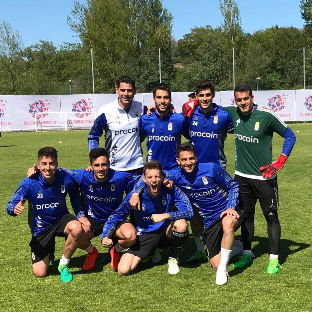 ミゲル・ペレス・クエスタのインスタグラム：「Se acerca la FINAL del viernes en el Tartiere!!!! #llenareltartiere #winnerteam #juntossomosmasfuertes #orgullovalorygarra #realoviedo #training」