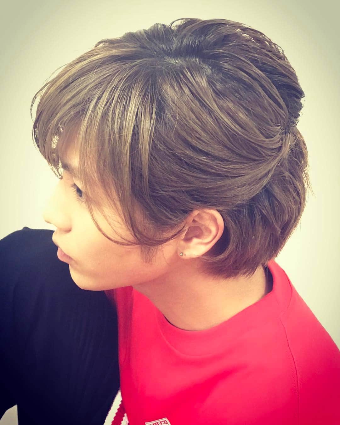 志尊淳さんのインスタグラム写真 - (志尊淳Instagram)「来週のVS嵐に出演しますーー！  メイクさんお気に入りハーフアップ(^^) #帝一の國」4月20日 21時08分 - jun_shison0305