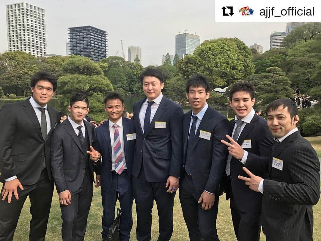 大野将平さんのインスタグラム写真 - (大野将平Instagram)「東京〜天理を日帰り。修行中。。。 #春の#園遊会#赤坂御苑#柔道#リオ#オリンピック#メダリスト#judo#rio#olympic#medalist#rio2016#tokyo2020 #Repost @ajjf_official with @repostapp ・・・ ＜平成29年度春の園遊会＞リオオリンピック男子代表 #柔道 #team#judo#nippon#japan#judoka#roadtotokyo#tokyo2020#olympic#medalist」4月20日 16時49分 - ono0203