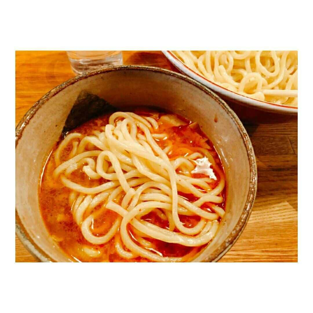 麺処 誇さんのインスタグラム写真 - (麺処 誇Instagram)「ハッシュタグ「#麺処誇」を付けて、つけ麺またはラーメンの画像を投稿していただいたお客様には、麺類〈￥300〉にてご提供いたします。当日は、その画面をお見せください。  #西新宿#新宿区#歌舞伎町#新宿駅#新宿三丁目#新宿#新宿二丁目#新宿御苑#つけ麺#ラーメン#醤油ラーメン#味噌ラーメン#ラーメンインスタグラマー#ラーメン倶楽部#グルメ#ラオタ#トッピング#ご来店#followback #麺処誇」4月20日 20時18分 - mendokoro.hokori