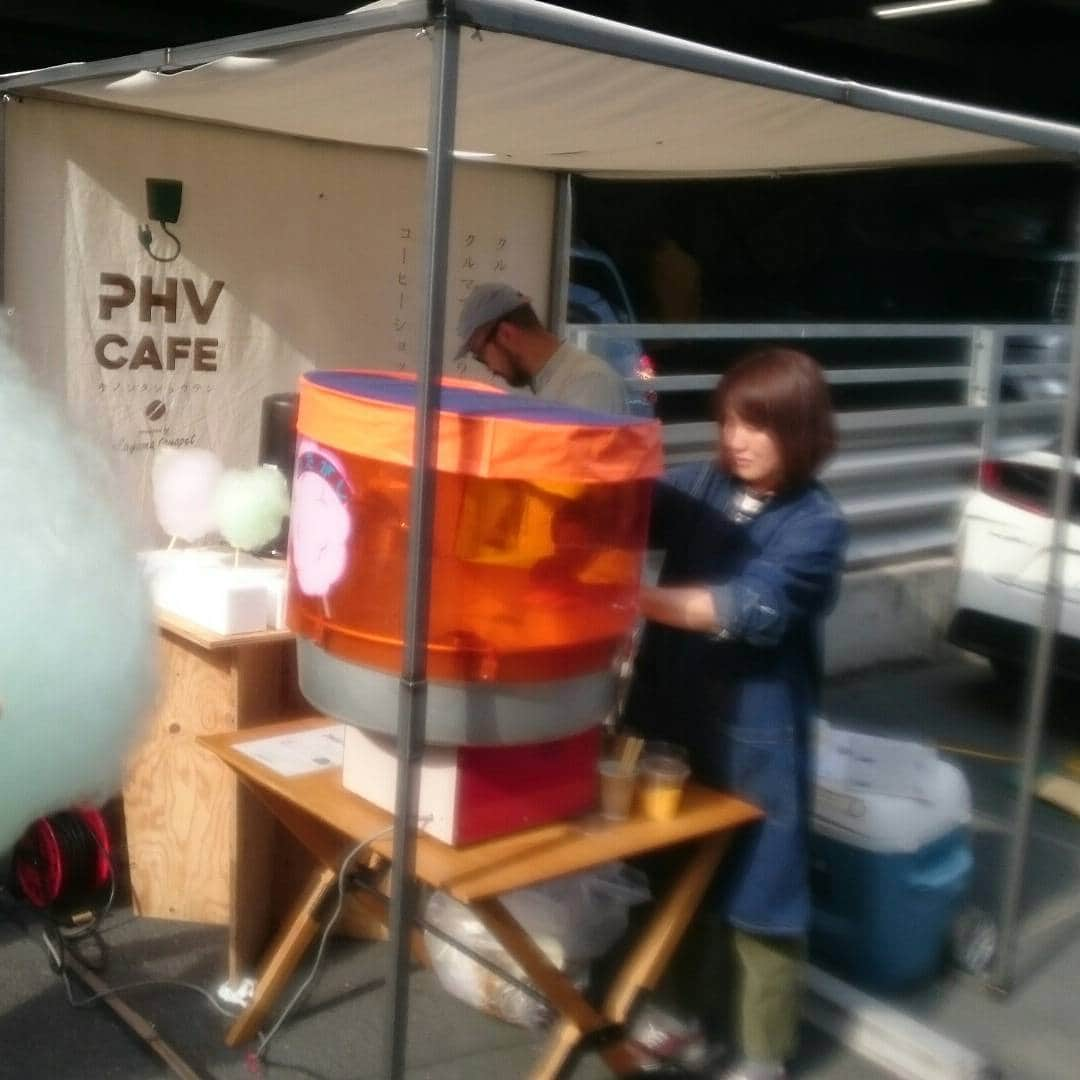 Omoray Omorayさんのインスタグラム写真 - (Omoray OmorayInstagram)「岡山駅高島屋の裏で週末限定のおしゃれなコーヒー屋さん発見＼(^^)／ 6月末までの営業でとっても残念( ´△｀) トヨペットさんが電気自動車で作ってるらしい！ 来週も行けたらいいなー！ #岡山 #okayams #cafe」4月21日 16時40分 - omorayomoray