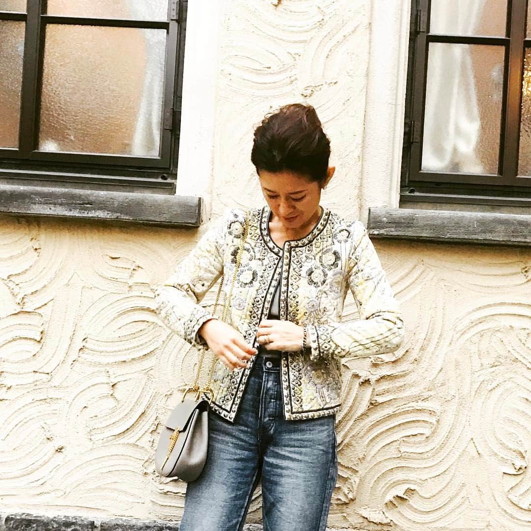 大草直子さんのインスタグラム写真 - (大草直子Instagram)「大好きなイザベルマランのジャケット。とても素敵なお仕事をさせて頂きました。ありがとうございました。 #isabelmarant  #whimgazette  #something  #chloe  #伝えられたかな #届いたかな #言葉って #難しく複雑で #面白い #みなさま素敵な週末を」4月21日 22時40分 - naokookusa