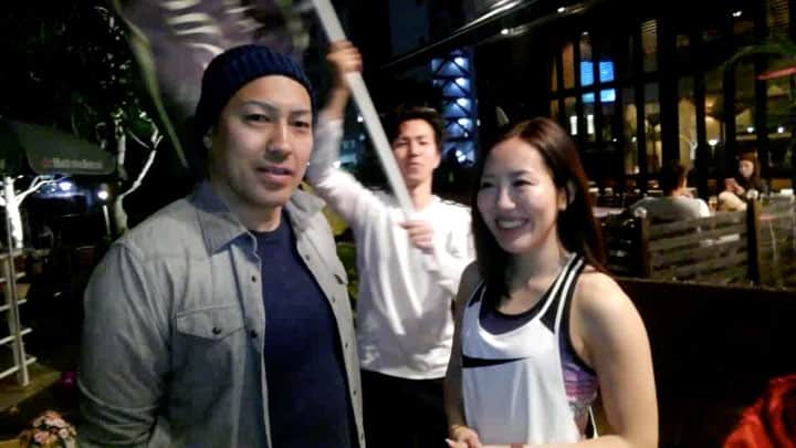 ありさ・あげまんクリエイターのインスタグラム：「芝浦ハーバーラウンジ主催、ワールドスポーツナイトのPR動画✨ 最後、大塚こうちゃん @kouchyan7 とタイミングばっちりだったけど、インスタの動画1分しか載せられないから映ってない笑 芝浦ハーバーラウンジのFacebookページで最後まで観れます😆👍🏻 ・ #芝浦ハーバーラウンジ #芝浦アイランド #ワールドスポーツナイト #スポーツナイト #yogainstructor」