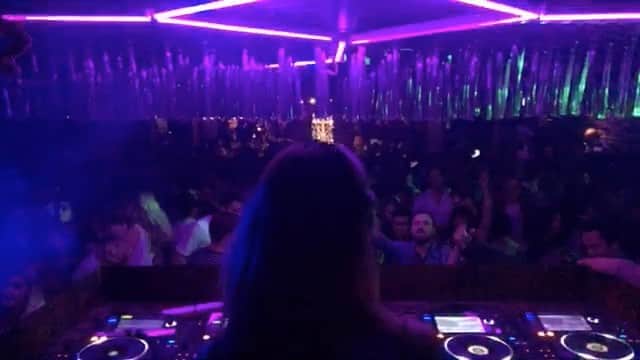 エミリー・スコットのインスタグラム：「Thanks @prohibitionbrisbane for an amazing time last night.. 💜💃🏼🕺🏻」