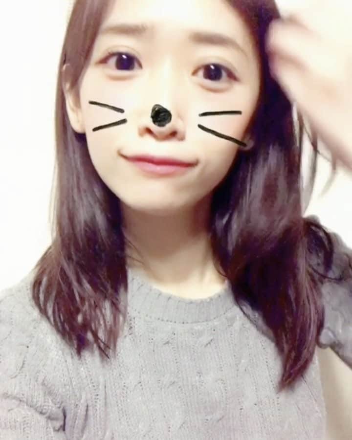 のインスタグラム：「中途半端でうっとうしい長さ～(´๑•_•๑)むぅ。 #前髪 #伸びた #中途半端 #がんばって #耐えるか #切るか #なやましい」