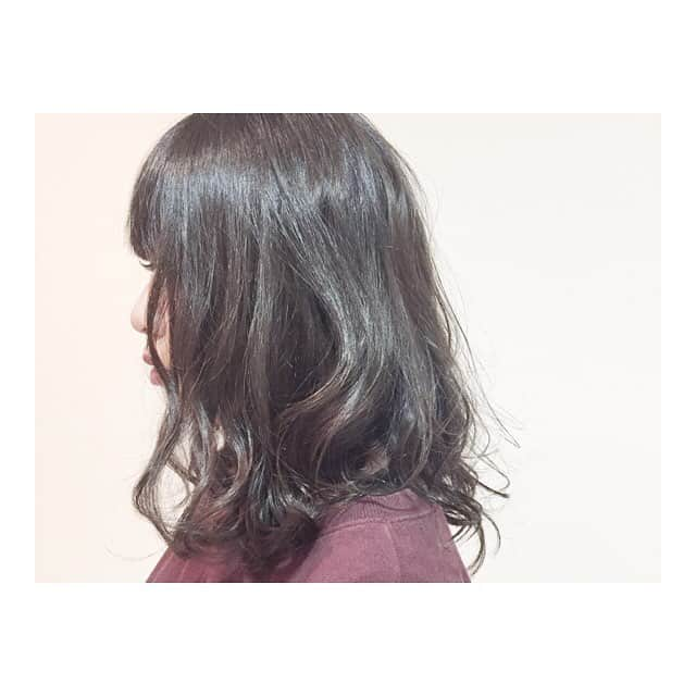 ヘアカラーカフェ千鳥橋店のインスタグラム：「ブルージュ🙆 #ヘアカラーカフェ #カラーカフェ #千鳥橋 #此花 #オーガニックカラー #オーガニック #マカダミア #マカダミアカラー #西九条 #カフェ #colorcafe #organic #写真好きな人と繋がりたい #おしゃれさんと繋がりたい#グレージュ#ブルージュ#イルミナカラー#梅田カフェ#大阪カフェ」