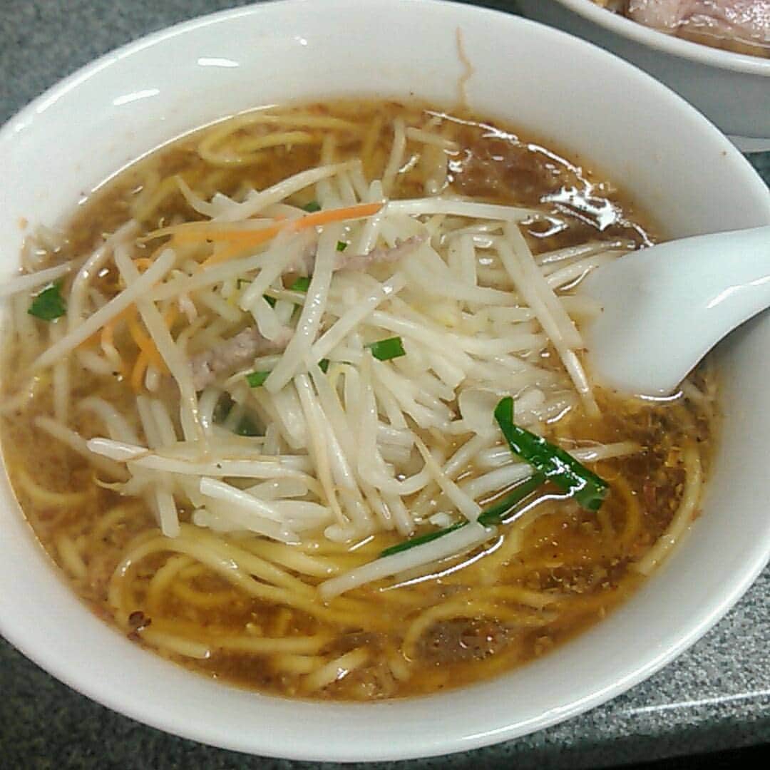 旅とラーメンのインスタグラム：「喜楽　@渋谷 もやし麺800円 久しぶりの喜楽 #もやし麺#渋谷#喜楽#ラーメン#ラーメンインスタグラマー#ラーメン倶楽部」