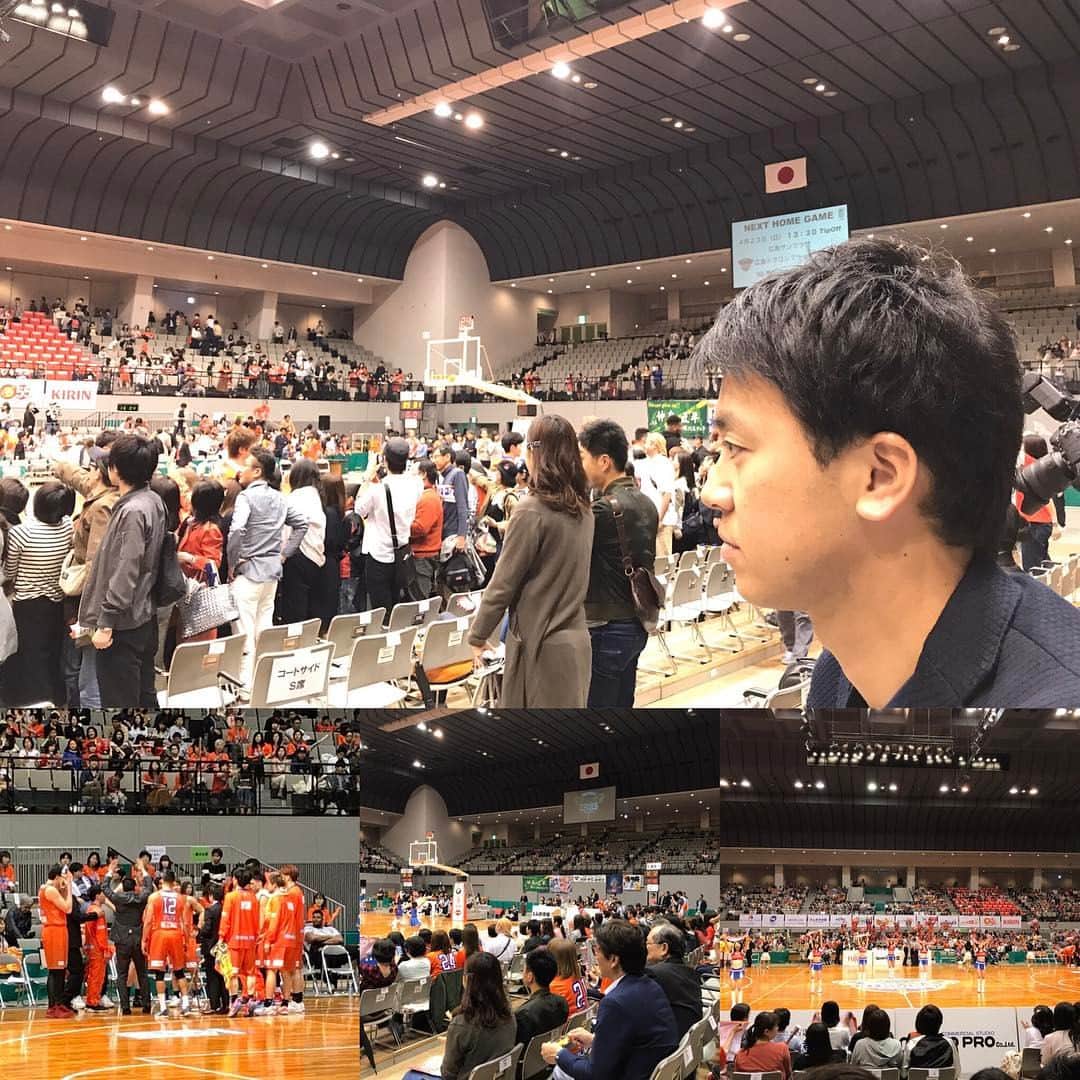 榮真樹さんのインスタグラム写真 - (榮真樹Instagram)「きょうはドラゴンフライズの試合を初生観戦♫ 広島のバスケ熱の高さにビックリ‼︎ 選手の表情、体のぶつかり合いが見られて興奮しました！ 試合も勝って大満足です^_^ #サンプラザ #バスケットボール #プレーオフへ前進 #コートサイド」4月22日 23時06分 - masaki_sakae