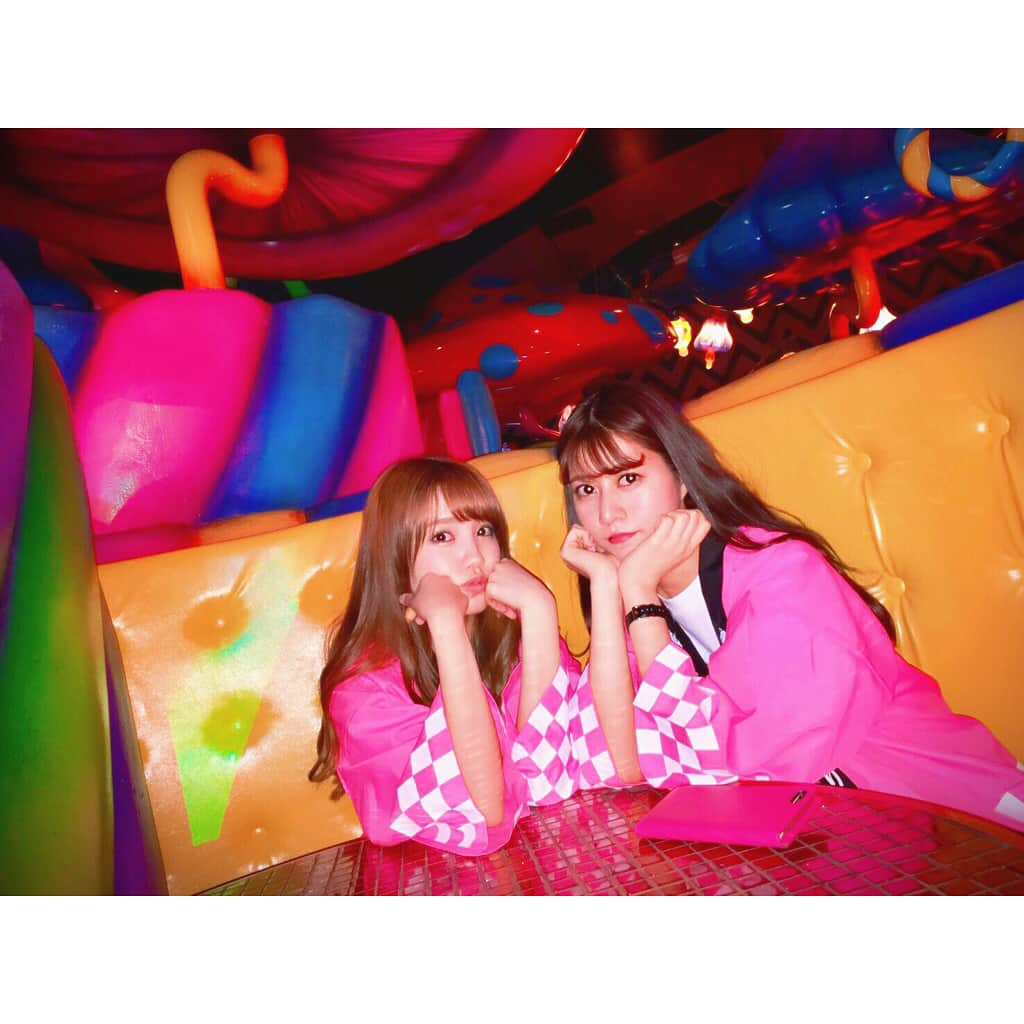 阿部マリアさんのインスタグラム写真 - (阿部マリアInstagram)「❤️💛💚💙💜 #colorfulsweets #colorfulroom」4月23日 11時27分 - _abedesu