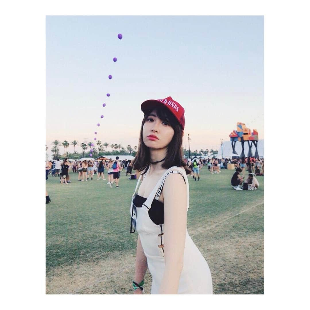 小嶋陽菜さんのインスタグラム写真 - (小嶋陽菜Instagram)「Coachella🌼day2! たくさん歩いた😌  #coachella #coachella2017 #palmsprings」4月23日 21時48分 - nyanchan22