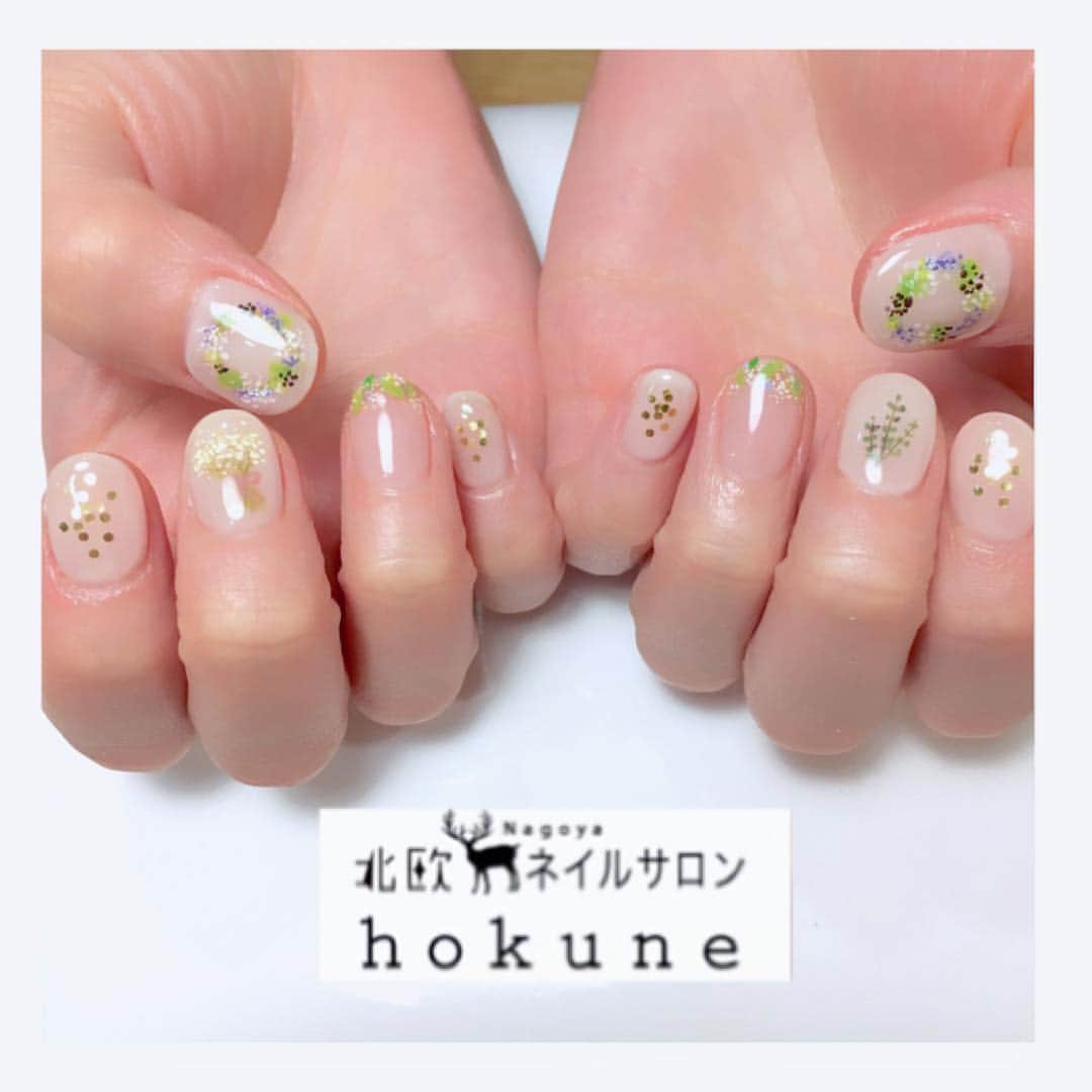 北欧ネイルサロンさんのインスタグラム写真 北欧ネイルサロンinstagram サッパリ植物 ボタニカルネイル ブライダルネイル 北欧 ネイル 北欧 北欧ネイルサロンhokune 栄ネイル 名古屋ネイル カジュアルネイル 手描きネイル ショートネイル 名古屋ショート