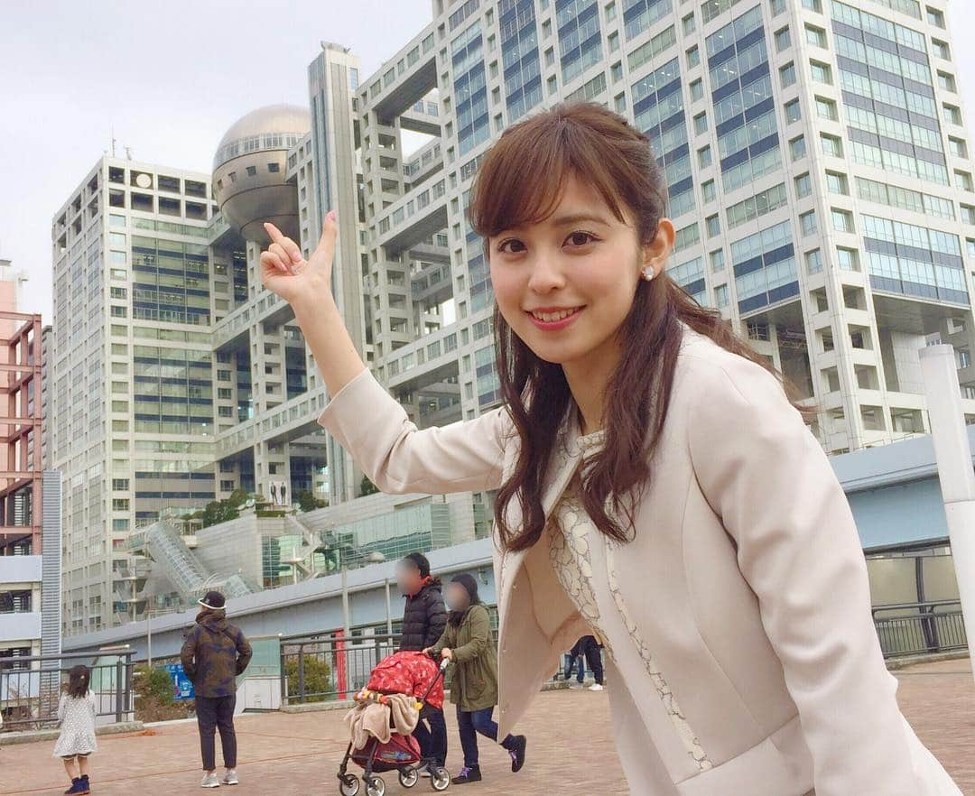 久慈暁子さんのインスタグラム写真 - (久慈暁子Instagram)「* 4月1日付けでフジテレビに入社しました🐝🌸 笑顔いっぱい全力で頑張ります！ 今日からInstagramも投稿していきます。 これからもよろしくお願いします☺️ * #フジテレビ  #入社式 #久慈暁子  #20170424」4月24日 18時58分 - kuji_akiko