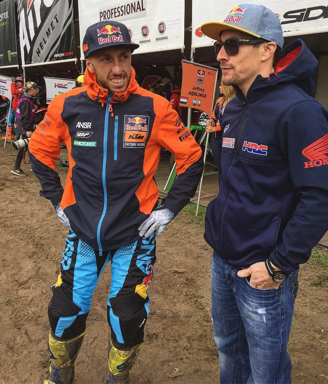 ニッキー・ヘイデンのインスタグラム：「Love the atmosphere & intensity on the starting line as riders and mechanics prepare for battle! Congrats on the moto win @antoniocairoli  #Goosebumps #MotoGroupie」