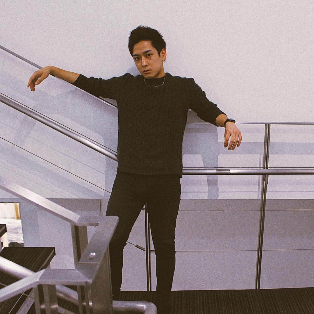 niconico infoのインスタグラム：「ゴールデンウィーク最初の一大イベント、『ニコニコ超会議2017』まであと4日！前売券1500円で、豪華アーティストのライブやここでしか見られない展示物、横綱参加の大相撲や歌舞伎まで楽しめます。 ユーザー生放送・志麻に会いに来て！ . 🗣志麻「今年もやってまいりました、ニコニコ超会議！！楽しいことたくさんあります！素敵な出会いもたくさんあります！是非会いに来てください！」 . ニコニコ超会議2017（にこにこちょうかいぎにせんじゅうなな） 2017年4月29日（土）10:00～18:00（最終入場17:30） 2017年4月30日（日）10:00～17:00（最終入場16:30） 幕張メッセ国際展示場1～11ホール＋イベントホール ニコニコ超会議 実行委員会 . #ニコニコ超会議2017#ニコニコ超会議#ニコニコ#超会議#踊ってみた#音楽祭#演奏#ゲーム実況#ボカロP#歌い手#踊ってみた#演奏してみた#コスプレイヤー#ニコラジ#ユーザー生放送#ニコ生#生主#コスプレ#アニメ#志麻#niconico#anime#japaneseanime」