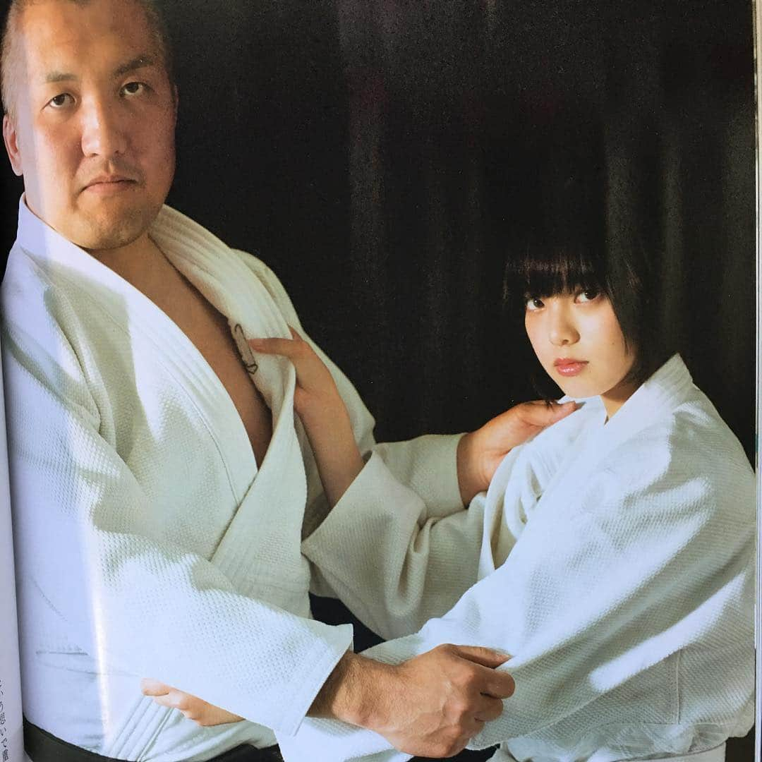 鈴木桂治さんのインスタグラム写真 - (鈴木桂治Instagram)「現在発売中のBRODYにて平手さんと対談させていただきました。 #欅坂46 #テチ#柔道センスある#センターの悩み#japan#」4月25日 12時39分 - gk.kizuna