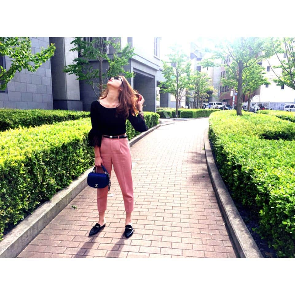 丸高愛実さんのインスタグラム写真 - (丸高愛実Instagram)「👚👖💓 #私服 #KBF #ROPE #CHANEL #STUDIOUS #RAYBAN」4月25日 19時49分 - marutakamanami