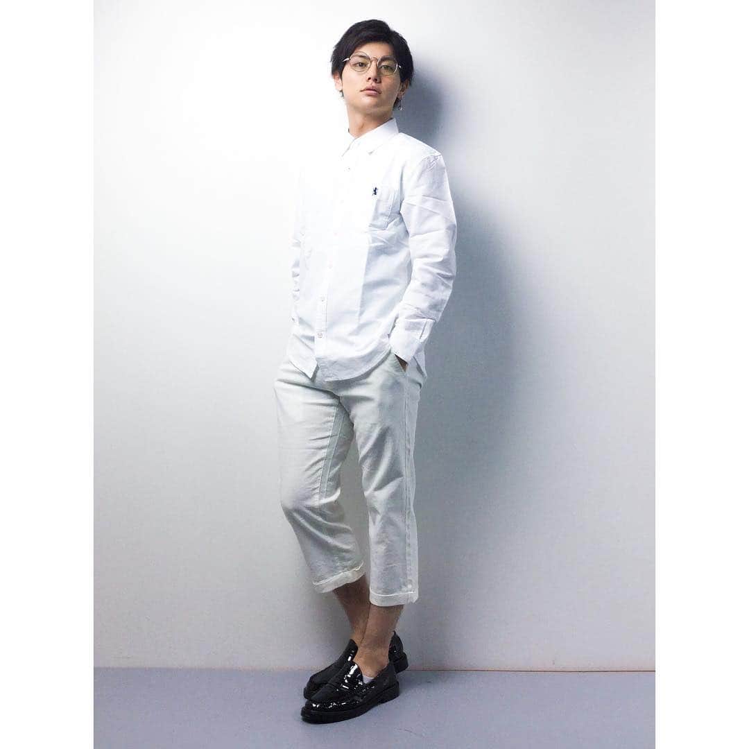 澤村量山のインスタグラム：「今日はとある準備をして いよいよだなぁという実感が少しずつ湧いてきて楽しい一日でした😊 親友とも会えたし最高な過ごせ方できた( ´ ▽ ` )  #wear #大人カジュアル  #ootd #fashion #mensfashion #メンズファッション #zozotown  #actor #俳優 #舞台 #読モ #サロンモデル #サロモ #AKROS #AKROS専属モデル #インフルエンサー #インスタグラマー #japanesemodel #l4l #like4like #shooting #instagood #instalike #followme #follow4like #撮影依頼募集」