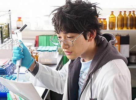 EX NEWSのインスタグラム：「『人は見た目が100パーセント』 #町田啓太（丸尾拓馬役） 寝ぐせ・銀縁眼鏡で理系男子を好演 https://t.co/6zVwcvTDqx」