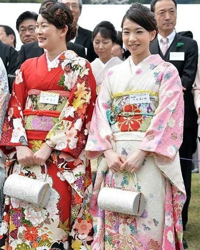 松友美佐紀のインスタグラム：「#春の園遊会 #misakimatsutomo #ayakatakahashi」