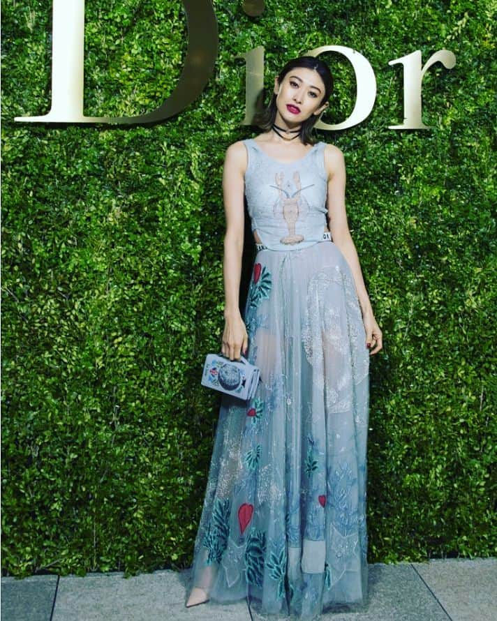 山田優さんのインスタグラム写真 - (山田優Instagram)「Diorのshowの時の 全身写真❗  綺麗なdressだったー❤  @dior  #dior  #diortokyo」4月27日 23時50分 - yu_yamada_