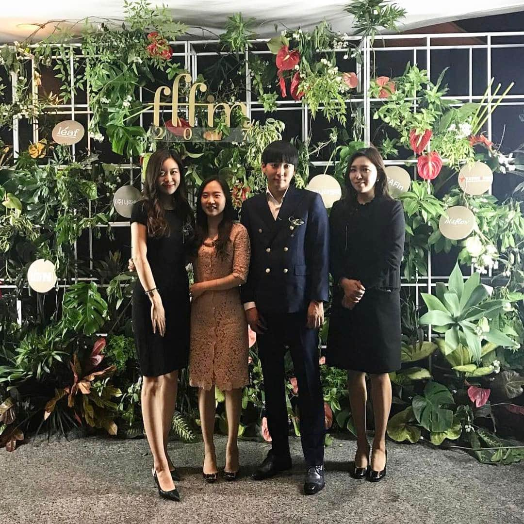 플로리스트 이주연 florist Lee Ju Yeonさんのインスタグラム写真 - (플로리스트 이주연 florist Lee Ju YeonInstagram)「. . #fffim #화예전시 #화예100인 #리프매거진 #하얏트  #플로리스트 #플로리스트이주연 #바네스플라워 #vanessflower . . fffim 행사로 좋은 사람들과의 만남 💕 @songddak 선생님 감사합니다 👏🏻 . . 🌼 바네스 케이라 닉스 먼데이 🌼」4月28日 2時09分 - vanessflower