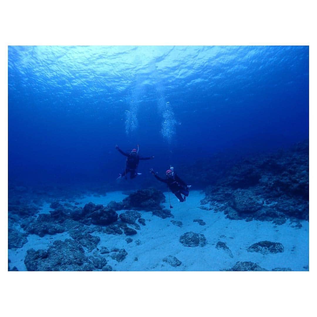菊池かずみさんのインスタグラム写真 - (菊池かずみInstagram)「We love diving !!!!!♡ #diving #diver #openwaterdiver #excited #与論島 #ダイビングライセンス #オープンウォーターダイバー」4月28日 15時51分 - kikku726