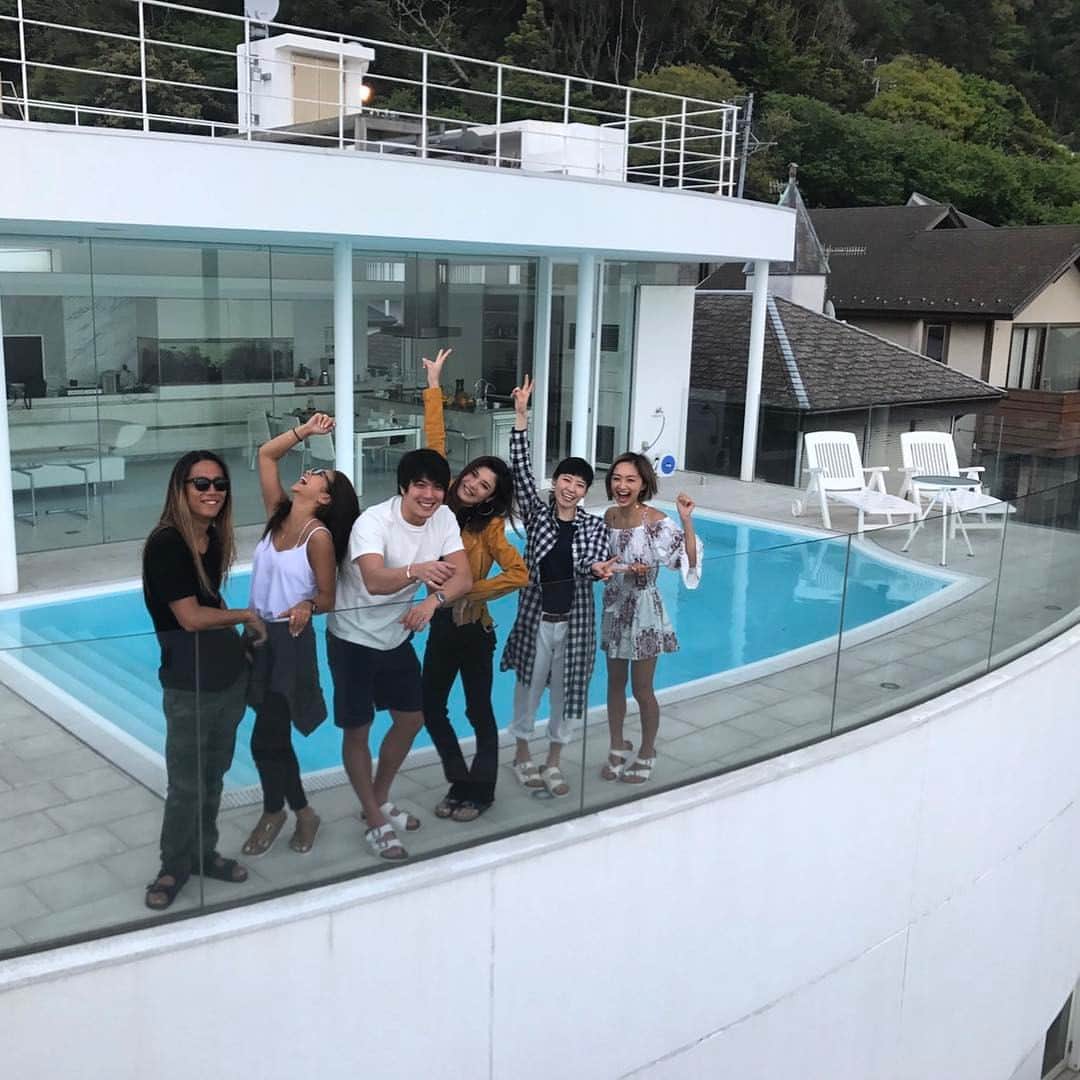 のインスタグラム：「自然とこんな笑顔になっちゃうよね☺︎ 今日も楽しむぜ↑ #エアビー体験中  #ThanksAirbnb」