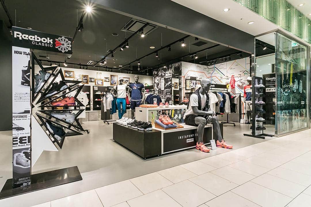 Reebok classic JPのグルメインスタ