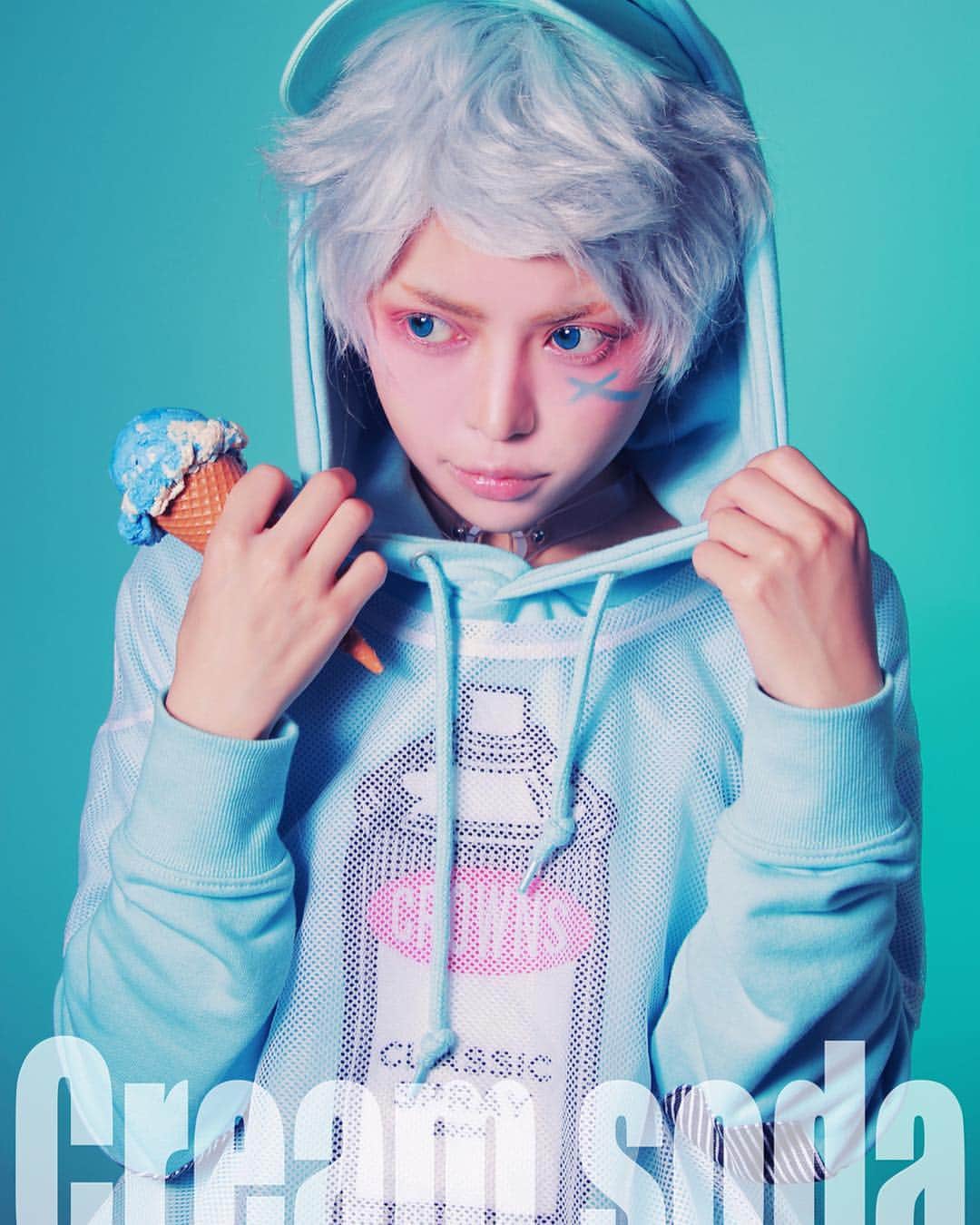 のインスタグラム：「サーティワンアイスクリームのオリジナル擬人化男子をやり始めた🍨いつか31種類できるだろうか( ˘ω˘ ) クリームソーダ君🍨  #コスプレ #コスプレイヤー #cosplay #cosplayer #cos #originalcosplay #original #originalcharacter #サーティワン #擬人化 #擬人化コスプレ #クリームソーダ #creamsoda」
