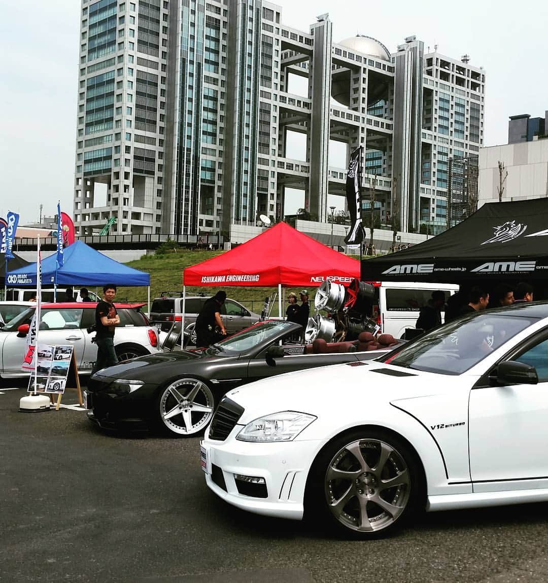 村内孝志のインスタグラム：「急遽参加 af imp主催 スーパーカーニバル2017inお台場 AMEブース  #mercedes #s600 #ameshallen #afimp #afimpスーパーカーニバル #お台場 #輸入車」