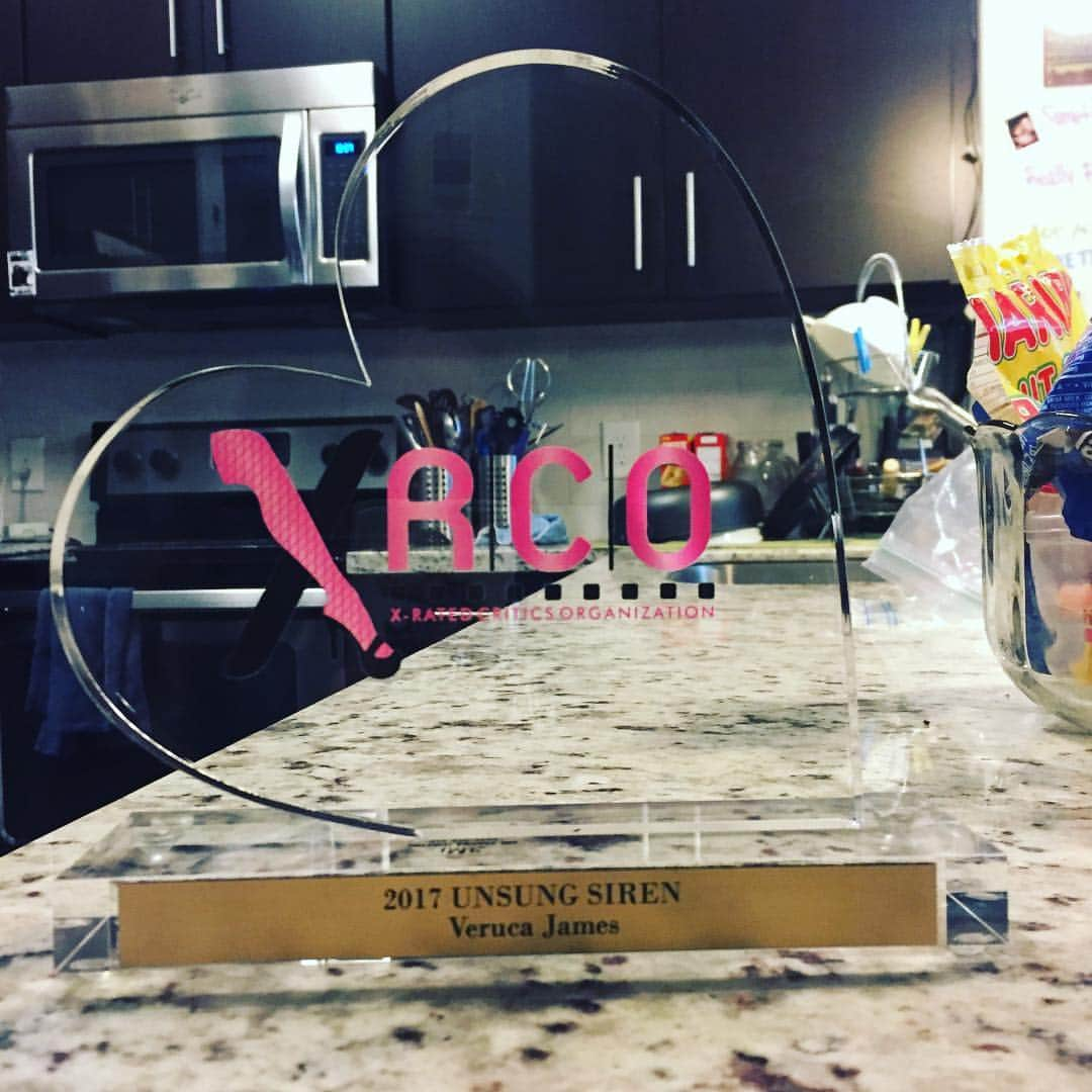 ヴァルカ・ジェームスのインスタグラム：「Thank you @XRCOawards for the Unsung Siren Award!」