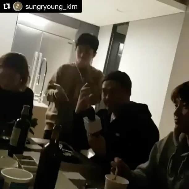 チャヨプのインスタグラム：「#Repost @sungryoung_kim with @repostapp ・・・ #지금이순가이~ @yup_c 차엽배우 라디오스타 출연할때까지! 응원할께 😁 열음엔터배우들 화이팅 ㅎㅎㅎ - - - 성령이누나 집들이 축가겸 바이브레이션 강의😎」