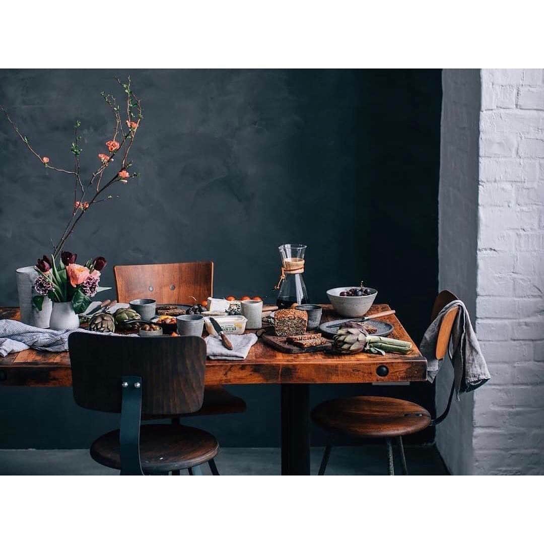 Rola's Kitchenのインスタグラム：「Sunday brunch🍊 📷: @_foodstories_  #sunday #brunch #table #kitchen」