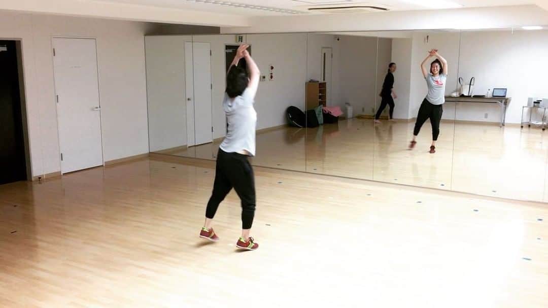 瀧本美織のインスタグラム：「トレーニングの後のダンスはキツいけど…🤣 #dance#lesson#training#dangelo#spanishjoint#hu〜」