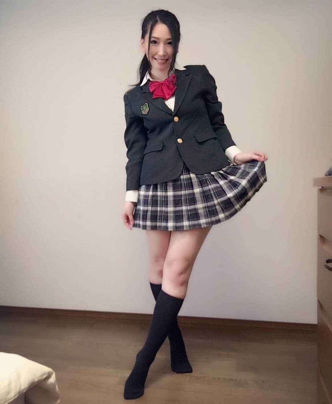 佐山愛のインスタグラム：「今日は高校生になりましたとさ。 さすがにキツイww #Vシネ #movie #撮影 #shooting #今日でラスト #がんばるる」