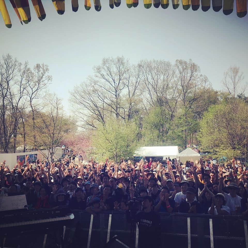 小谷美紗子さんのインスタグラム写真 - (小谷美紗子Instagram)「ARABAKI ROCK FES 2017 終わっちゃった。お客ちゃんの顔がよく見えて、嬉しかった。楽しかったねぇ。また6月に仙台で。またねー。 #ARABAKI #odanimisako #アラバキ #小谷美紗子」4月30日 16時33分 - odanimisako