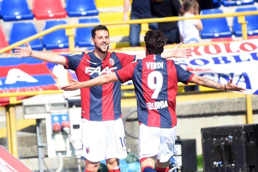 マッティア・デストロのインスタグラム：「⚽⚽🔴🔵#BFCUdinese #WeAreOne #seriea」