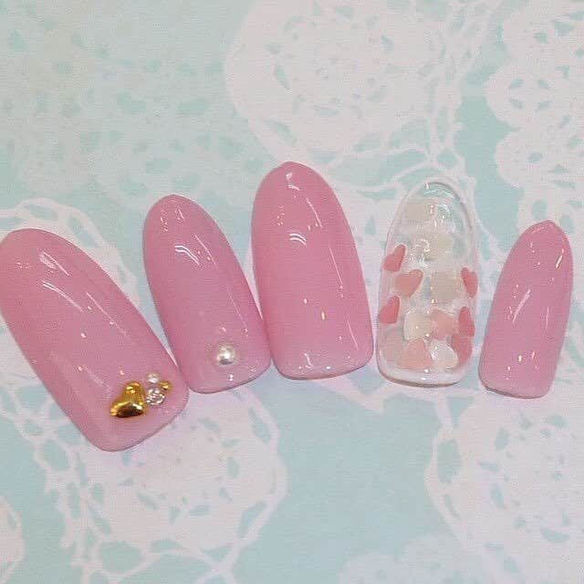 beautさんのインスタグラム写真 - (beautInstagram)「【@nailpic.beautより】 春といえば、ピンク色ですよね。ピンクの単色ネイルも、春にはピッタリです。でも、単色だけだと少し物足りない、という子は、一本だけにストーンやホログラムを入れたりして、メリハリをつけるといいでしょう 【プロフィールのURLより最新情報をチェック♡】 #nailpic ・ ・ ・ #nail #naildesign #nails #nailswag #nailart #ネイル #ネイルデザイン #ネイルアート #ネイルサロン #ネイルケア #ネイルピック #ネイルカラー #ネイル検定 #ネイルモデル #ネイルスクール #instafashion #like4like #fashion #coordinate #colorful #japan #japanshop #原宿ネイル #相互フォロー #ootd #fashiongram #fashionista」5月2日 0時51分 - beaut.asia