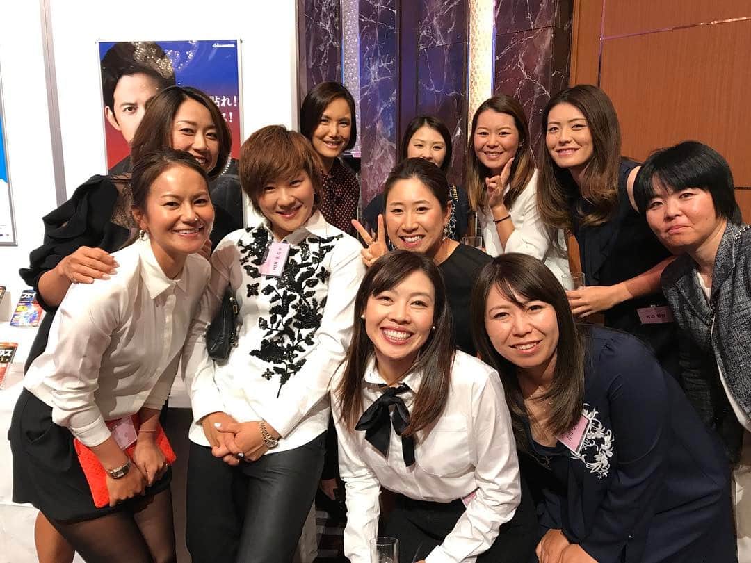 宮里藍さんのインスタグラム写真 - (宮里藍Instagram)「Picture from last night at the proam party!! #worldladieschampionshipsalonpascup #jlpga #girls #gettingready #letsdoit 昨日のプロアマパーティーで撮った写真☺️ 明日から頑張ります💪！！！ #ワールドレディースチャンピオンシップサロンパスカップ #写真撮ろうと言い出した私に #付き合ってくれた皆さんです 笑 #ありがとうございました #お陰でいい写真に #❤️」5月3日 10時50分 - ai_miyazato