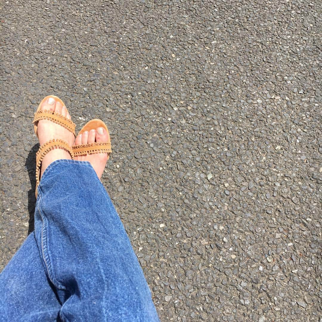Tomomi Tomomi Narimatsuのインスタグラム：「#plage で開催されてる It's so my vintageで最高の1本に出会えた🙆ガッツリハイウエスト！ 他にも諸々購入🌿 vintageは出会いですと言い訳しながら🙈 そろそろこちらのインスタも再開しようかな! . #levis#vintage#chloé#RMK#plage #みんなに突っ込まれる #こっちのアカウントどうなってるんですか #すみません #暖かくなったし復活します」