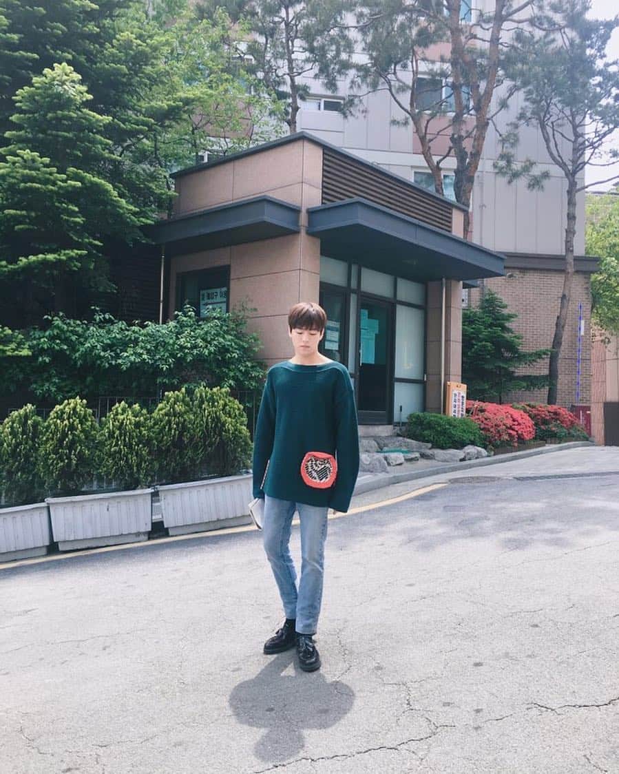 イ・ヒョヌのインスタグラム：「강한결🙏🏻#날이좋아서」