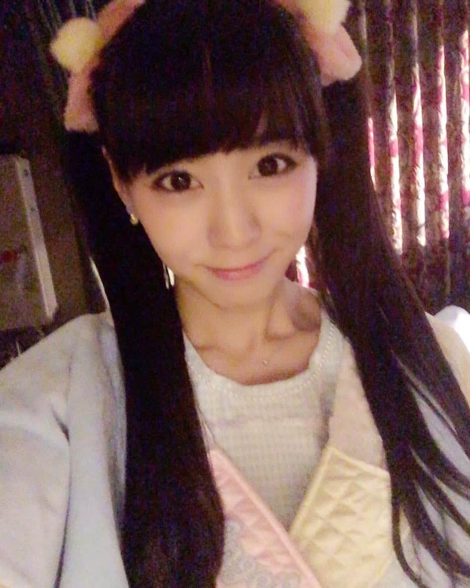 浦えりかのインスタグラム：「はるるのリクエストでツインテール＼(^o^)／あんじゅれさんの衣装はホントどれも可愛いなぁ...♡ #あんじゅれ」