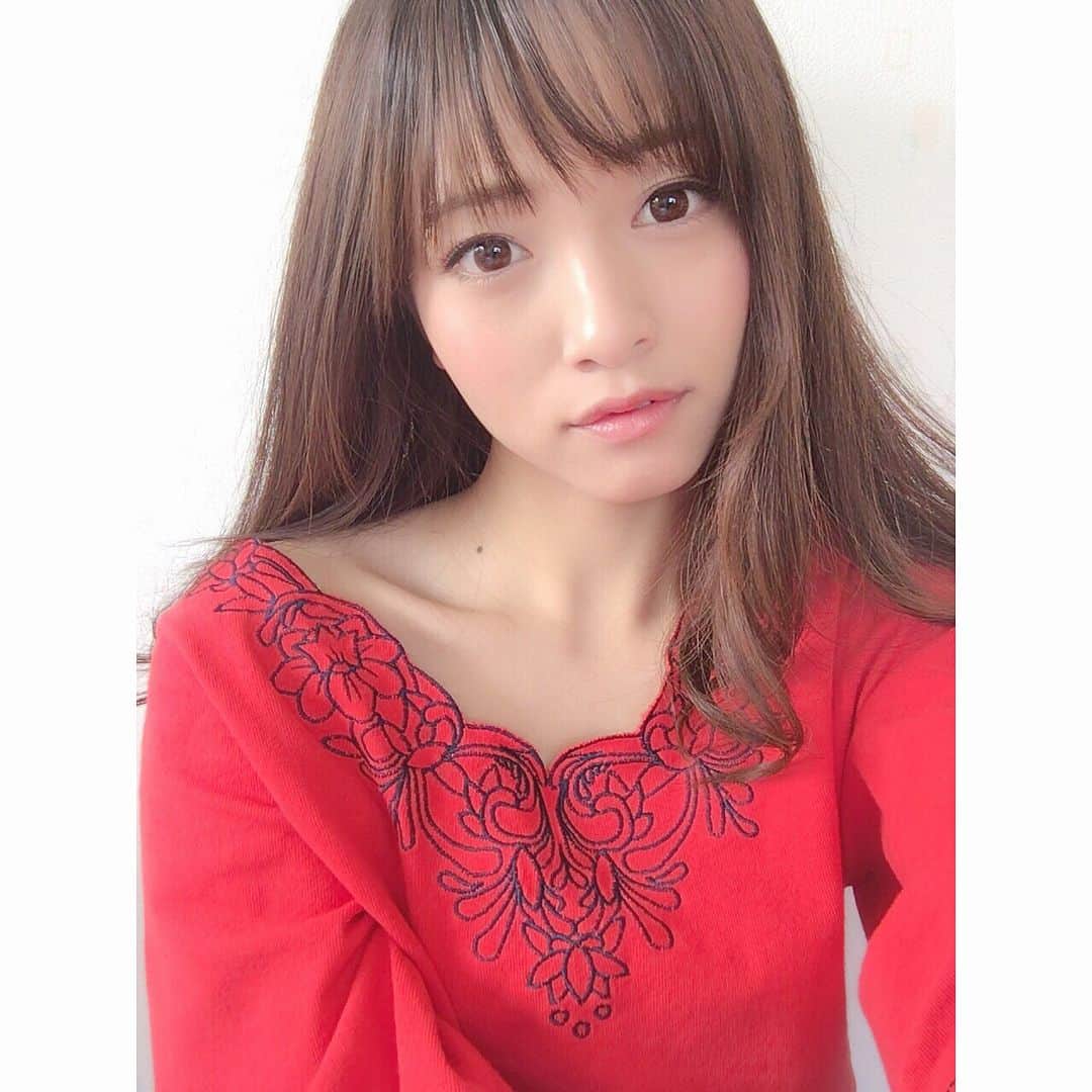 三田寺円のインスタグラム：「昨日は #ACQUA でヘアメンテ🎁 久しぶりに前髪みじかめ✂︎」