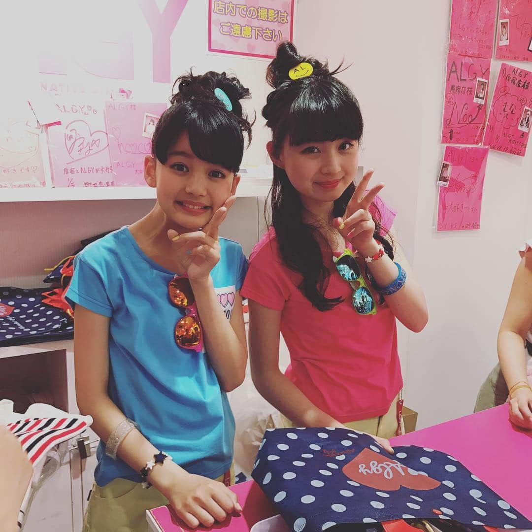 ニコ☆プチのインスタグラム：「ただいま接客中です！ みんなアルジーに遊びにきてね♪ #ニコプチ #アルジー  #ソラド原宿」