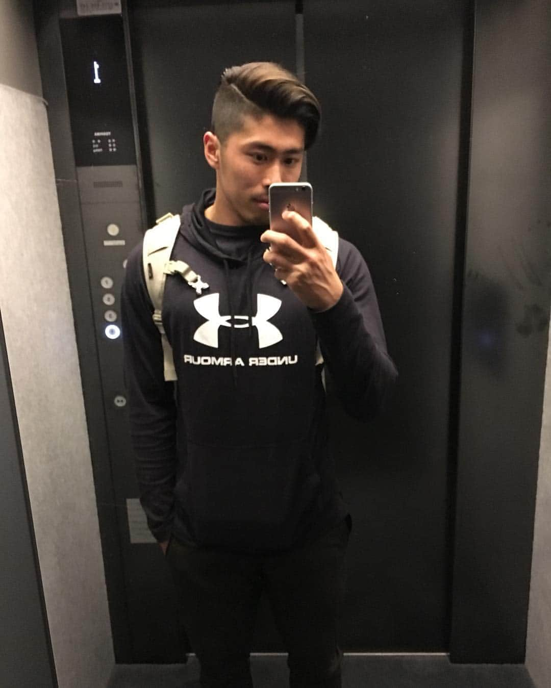 栗原嵩さんのインスタグラム写真 - (栗原嵩Instagram)「今回はこの髪型にした！ #hairstyle #style #tokyo #japan #shibuya #underarmour #fashion #髪型 #シリーズ #football #感想お願いします」5月4日 23時19分 - iam_tk_81