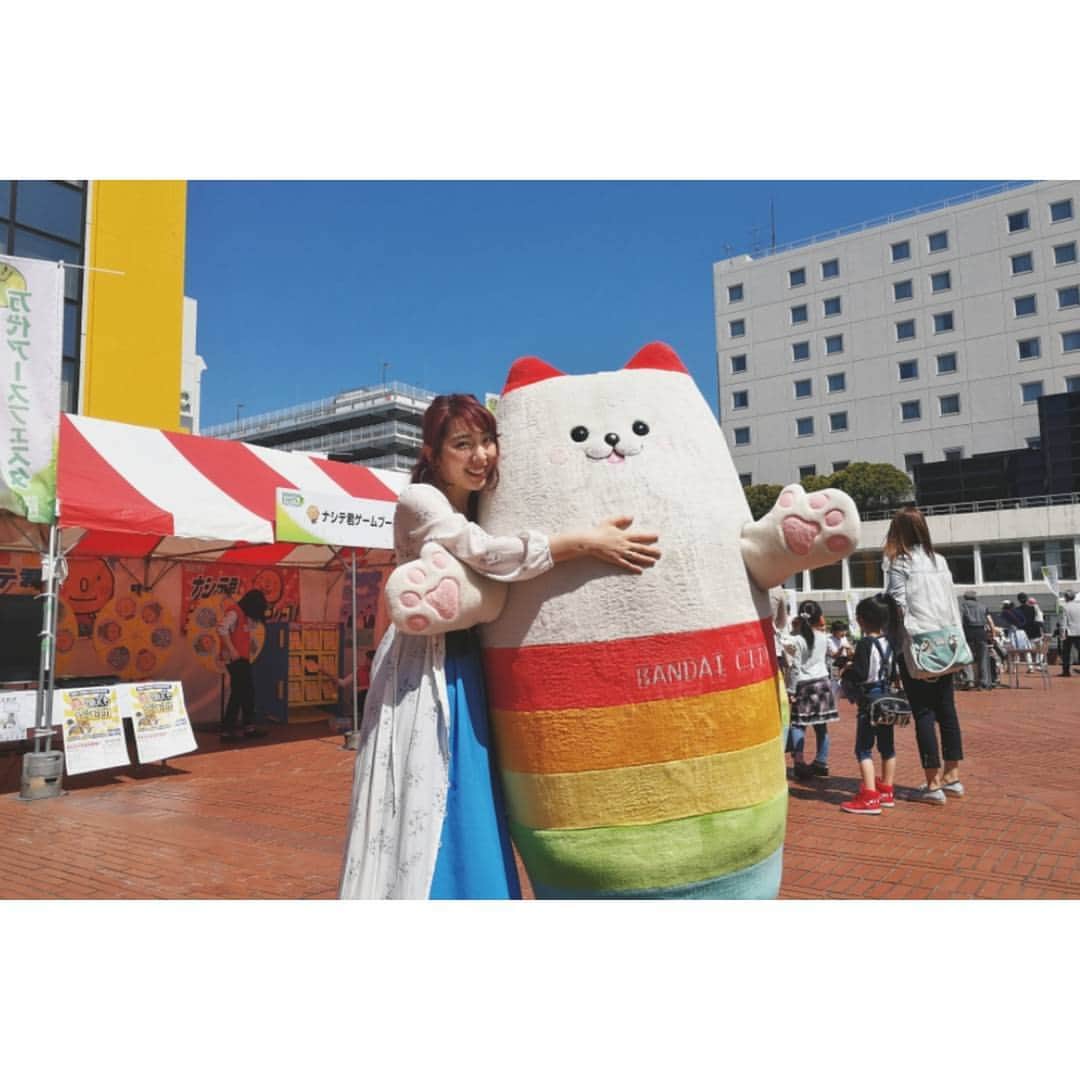 貴愛kwiae Officialのインスタグラム：「新潟万代アースフェスタ🌈 ありがとうございました❤🙌 ゆるキャラの #ばんにゃい もステージに上がってくれて✨すごく盛り上がりました😳❤🙌 ありがとうございましたぁ😘 * * ☆Set List ☆ My shine(万代シティCMソング) G-N-O Wherever you are Believe(N1グループ企業CMソング) 笑顔RUSH！ * * #万代 #新潟 #新潟市  #帰郷 #LIVE #ライブ #万代アースフェスタ #レインボー #ありがとう #stage #music #bandai #myshine #kwiae #貴愛 #楽しかった」