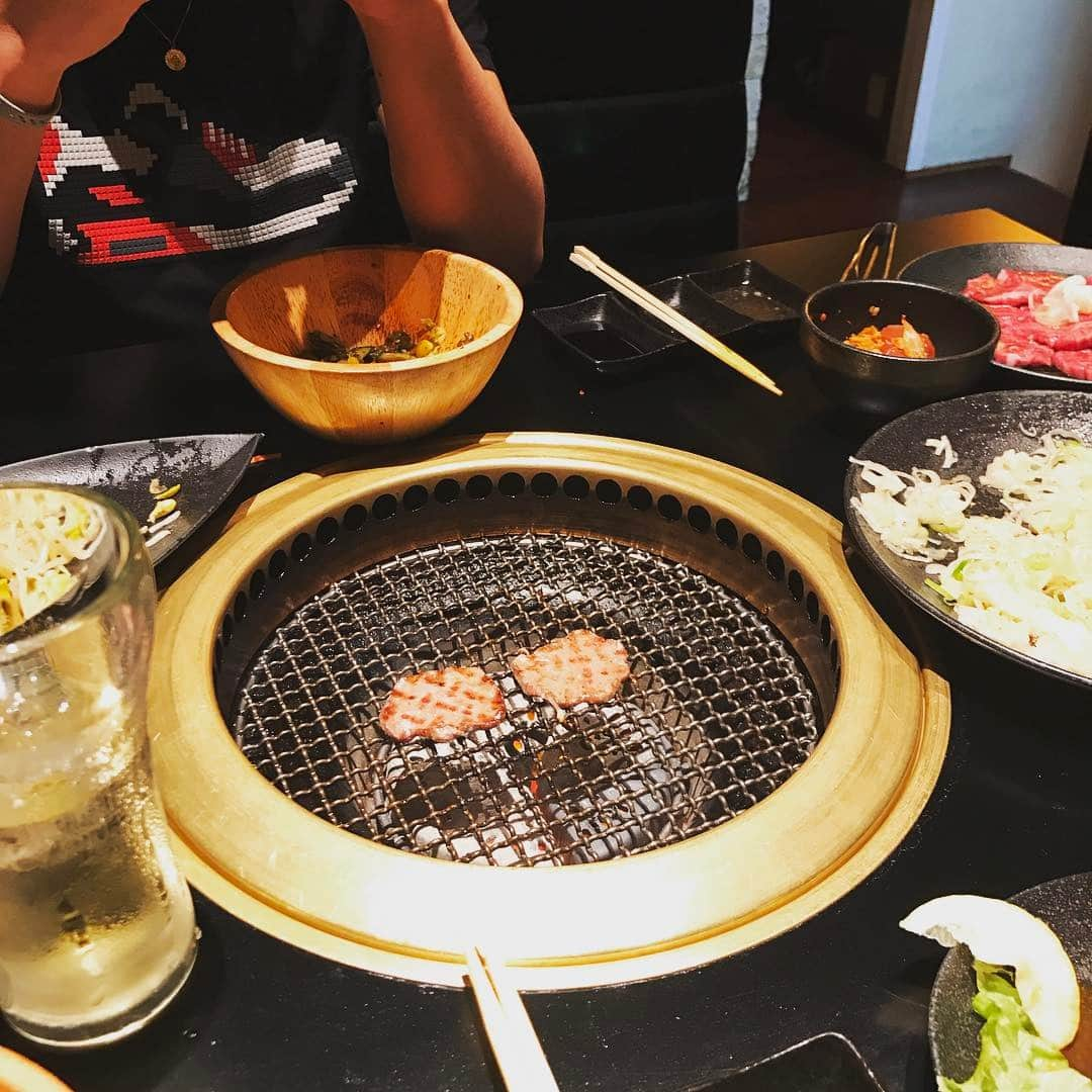 岩嵜翔のインスタグラム：「疲れてる時は焼肉！ #嘉弥真#千葉#明日も勝つ」